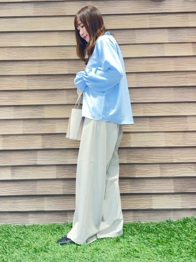 himiさんの「SHOO･LA･RUE｜【着丈選べる/S-LL】センタープレスできちんと見え イージーワイドパンツ」を使ったコーディネート
