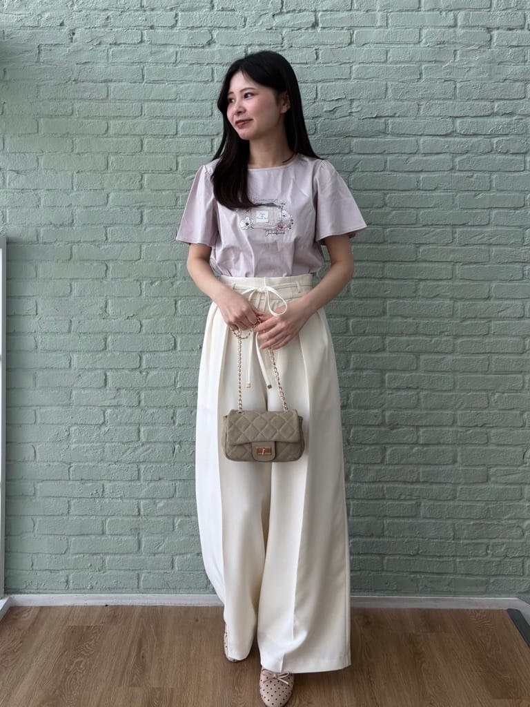 AOIさんの「Couture brooch｜【接触冷感・UVカット】パフュームプリントTシャツ」を使ったコーディネート