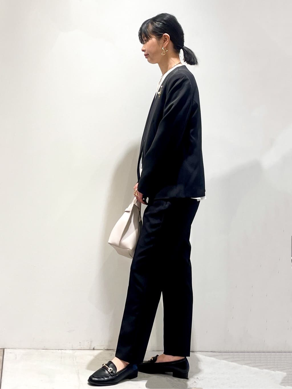 あいさんの「OPAQUE.CLIP｜《通勤／セットアップ対応》 Vネックジャケット／ダブルクロス【洗濯機OK】」を使ったコーディネート