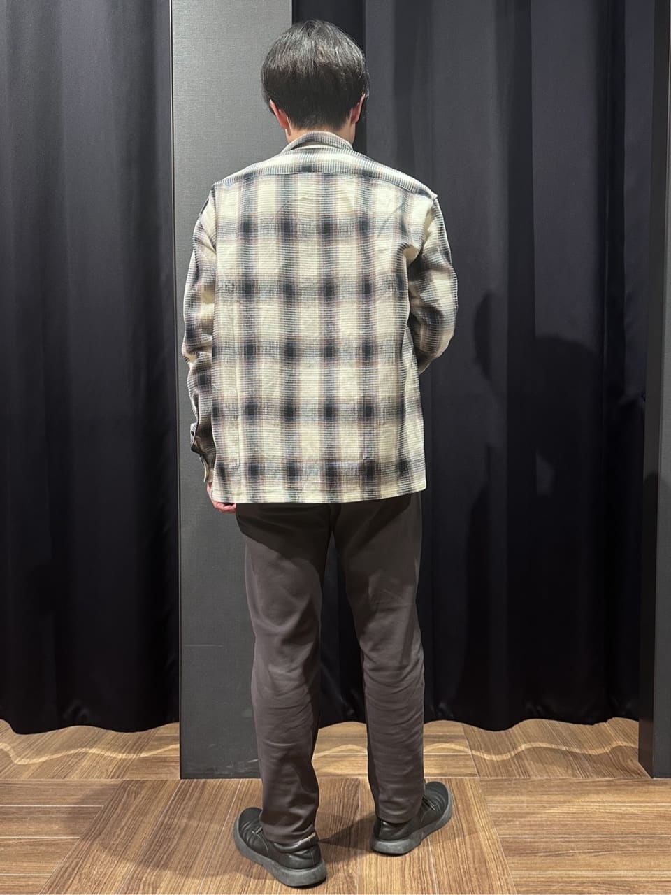 tomoyaさんの「THE SHOP TK｜PEANUTS ／ ピーナッツ スヌーピー ヴィンテージ風プリント長袖Tシャツ」を使ったコーディネート