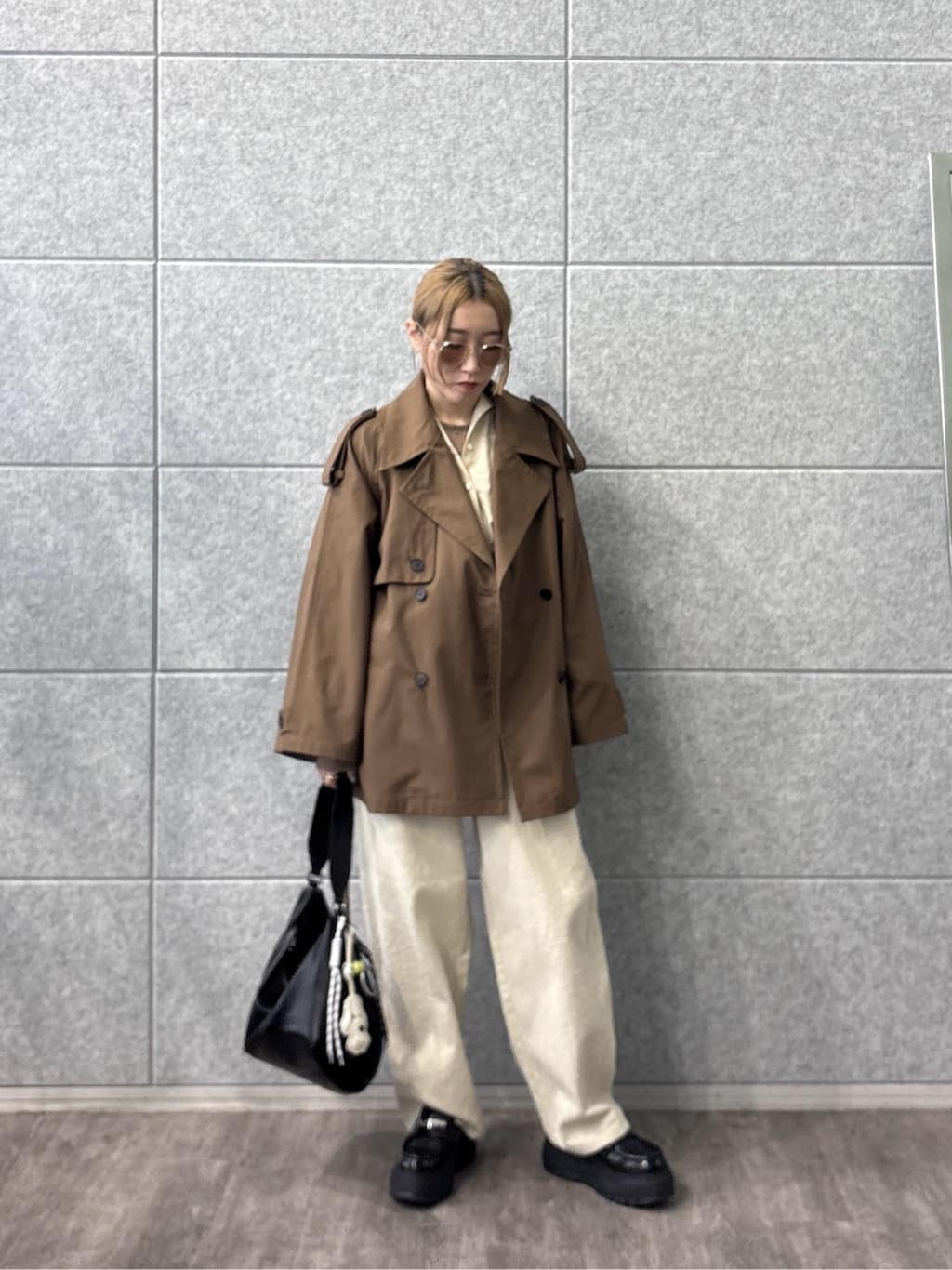 kotakiさんの「INDIVI｜【撥水】ボンディングショートトレンチ」を使ったコーディネート