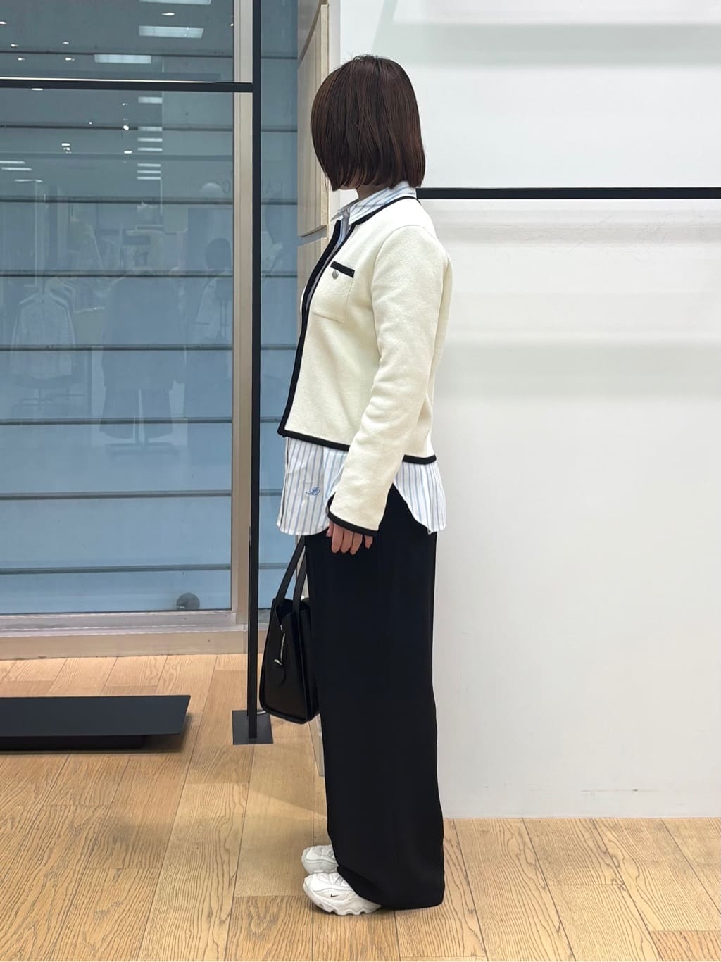 asamiさんの「INDIVI｜【2WAY／洗える】ラメストライプ コットン混シャツ」を使ったコーディネート