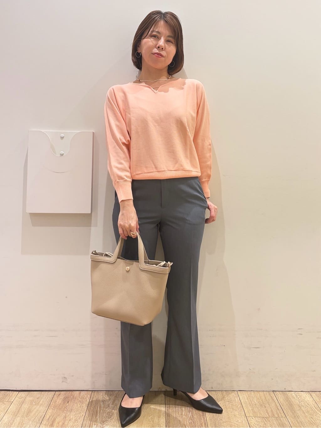 YUKOさんの「index｜フロントパーツ付きドルマンスリーブニット【洗濯機OK／抗ピル】《7col》」を使ったコーディネート