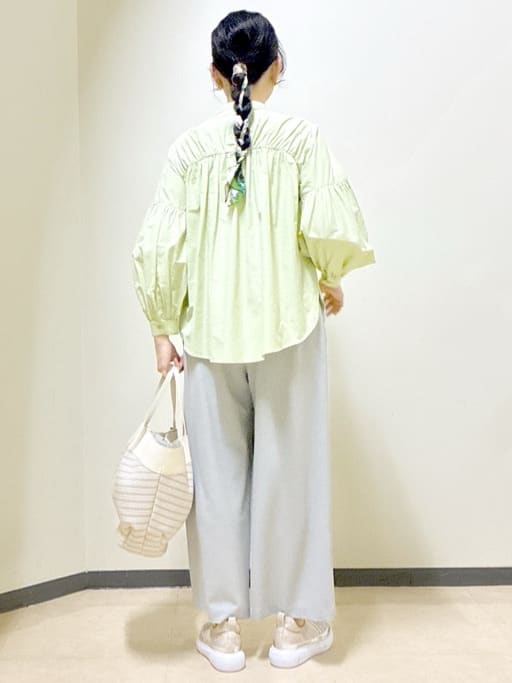  beni_gingerさんの「Reflect｜【レイヤードにおすすめ◎】バンドカラーボリュームスリーブシャツ」を使ったコーディネート