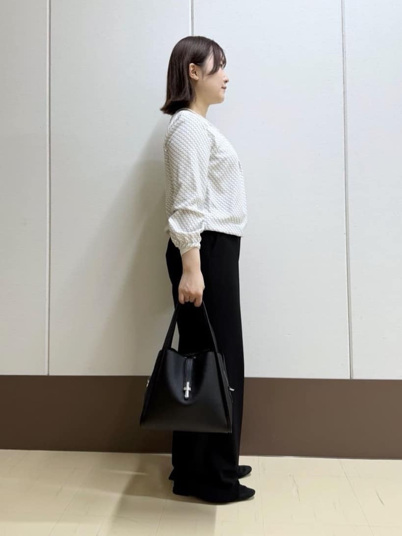 Rikoさんの「INDIVI｜【洗える／透けにくい】ダイヤ柄プリントブラウス」を使ったコーディネート