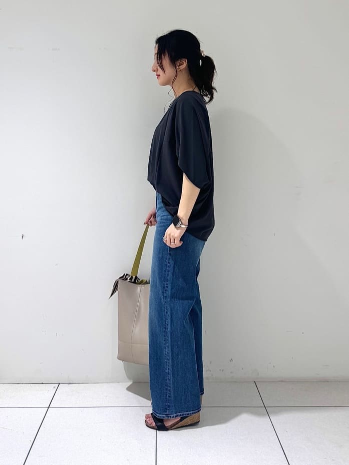 そんさんの「INDIVI｜【体型カバー/SETUP可能】ジョーゼット　ドルマンブラウス」を使ったコーディネート