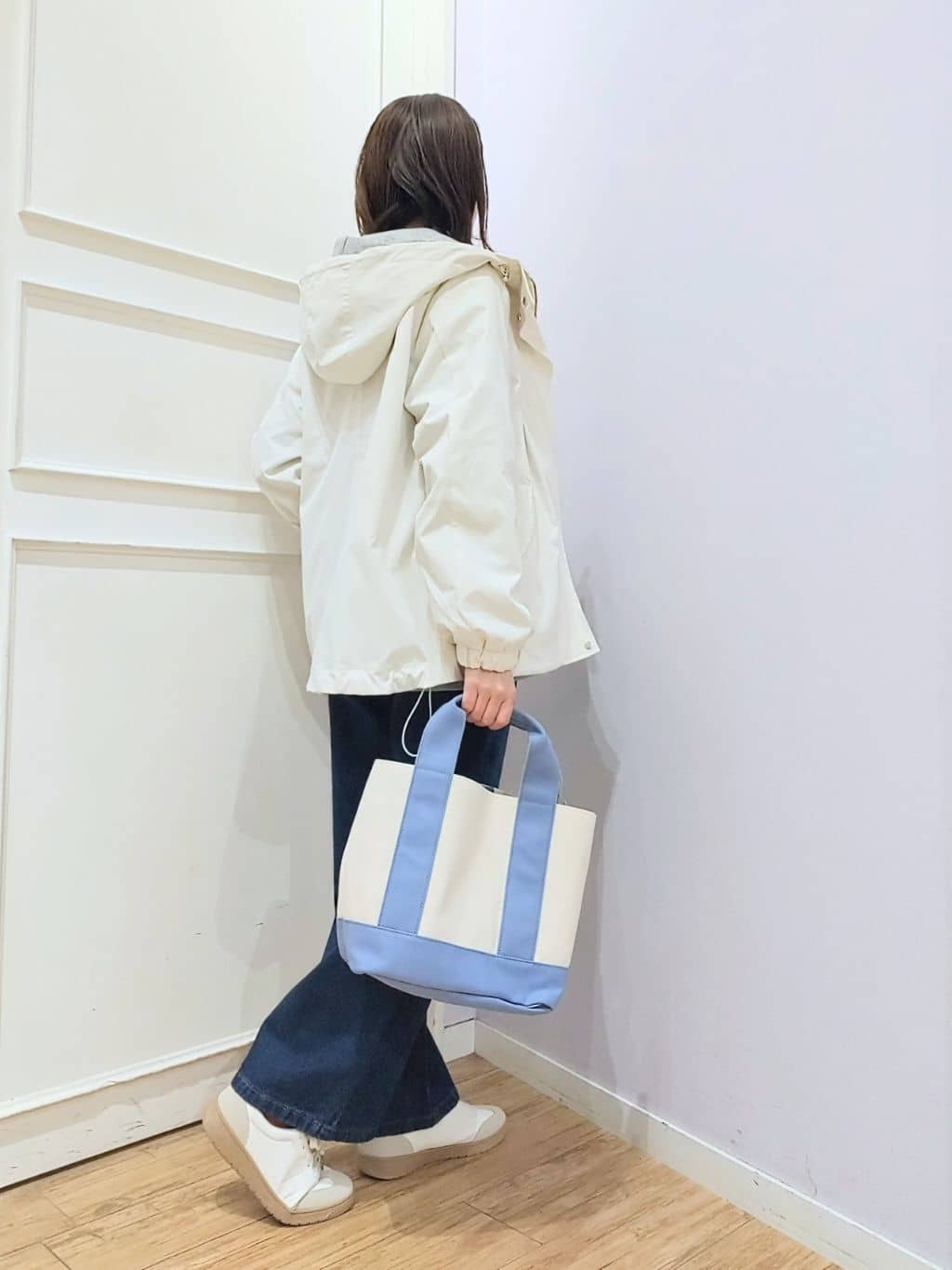 miomioさんの「SHOO･LA･RUE｜【高レビュー/S-LL】脚のラインを拾いにくい デニムワイドパンツ」を使ったコーディネート