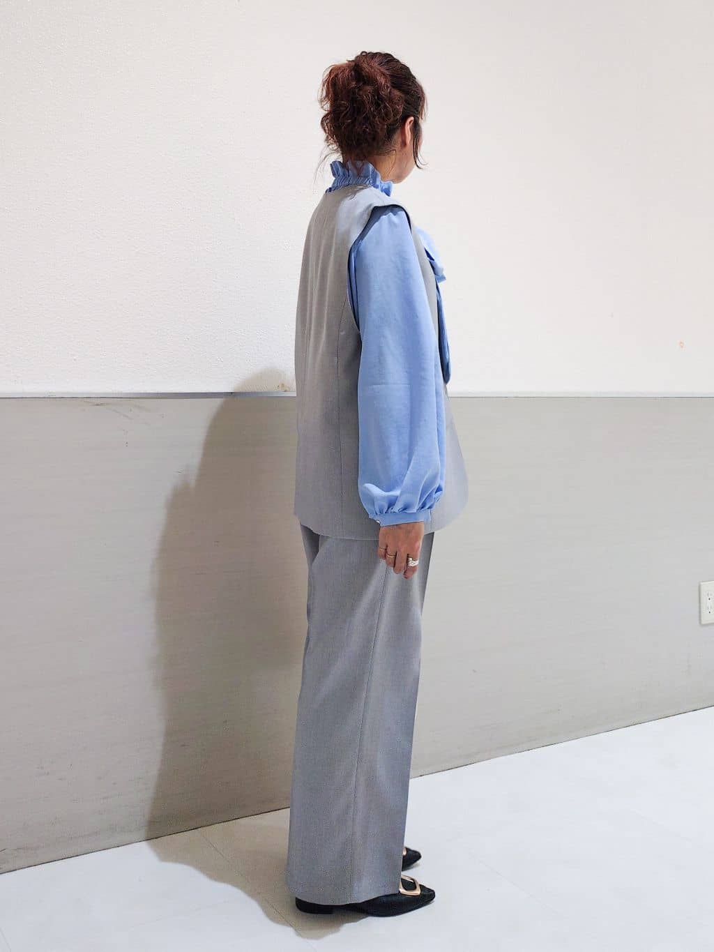 maruさんの「THE SHOP TK｜【通勤にもカジュアルにも】CAVIAN ジレ/セットアップ可」を使ったコーディネート