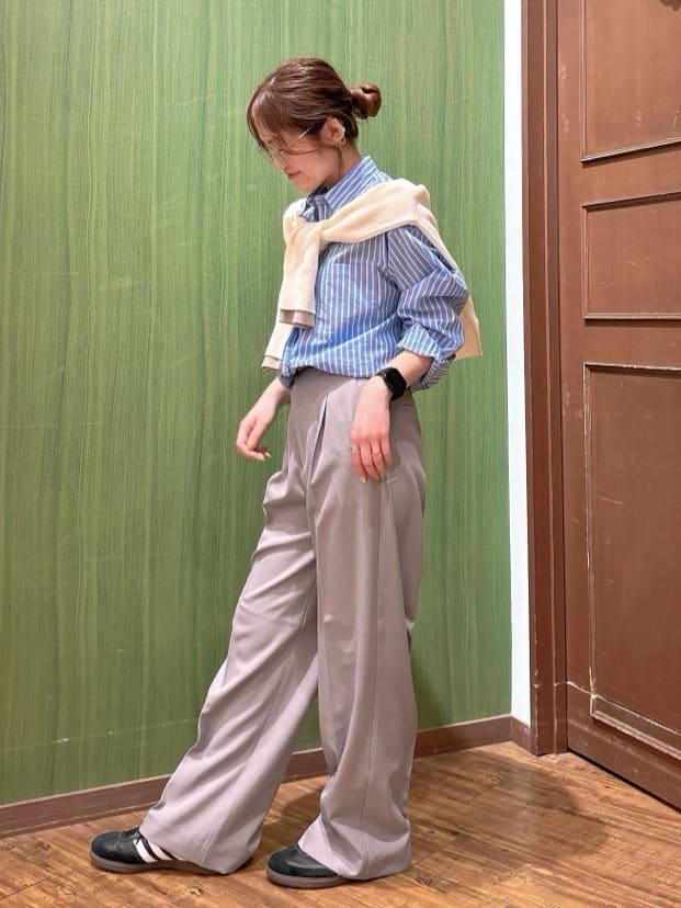 かおりさんの「SHOO･LA･RUE｜【洗濯機可/S-LL/インしなくても着られる】1枚で決まる　レイヤード風スウェットライクニット」を使ったコーディネート