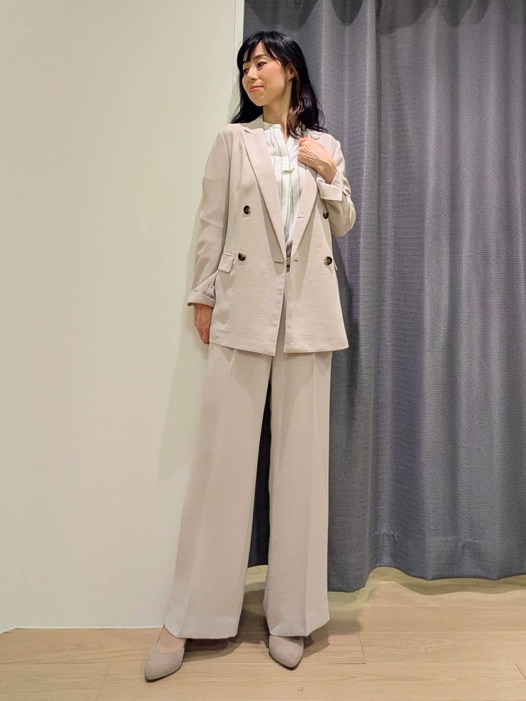 miiさんの「INDIVI｜【洗える／多機能／SETUP可】着る日傘ダブルジャケット」を使ったコーディネート