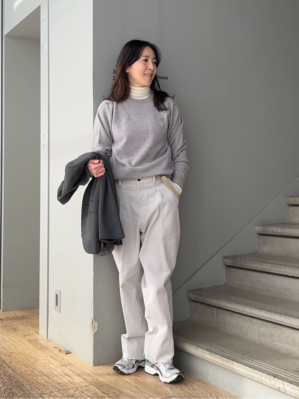 神野（jinno）さんの「TAKEO KIKUCHI｜【Air Palette Knit】ワンポイント カラーニット プルオーバー」を使ったコーディネート