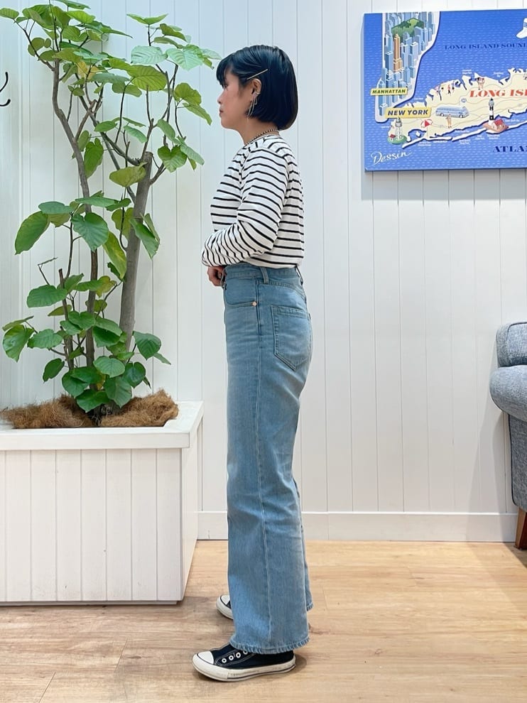 mikaさんの「Dessin｜【洗える】リラックスフレアシルエット12OZデニム」を使ったコーディネート