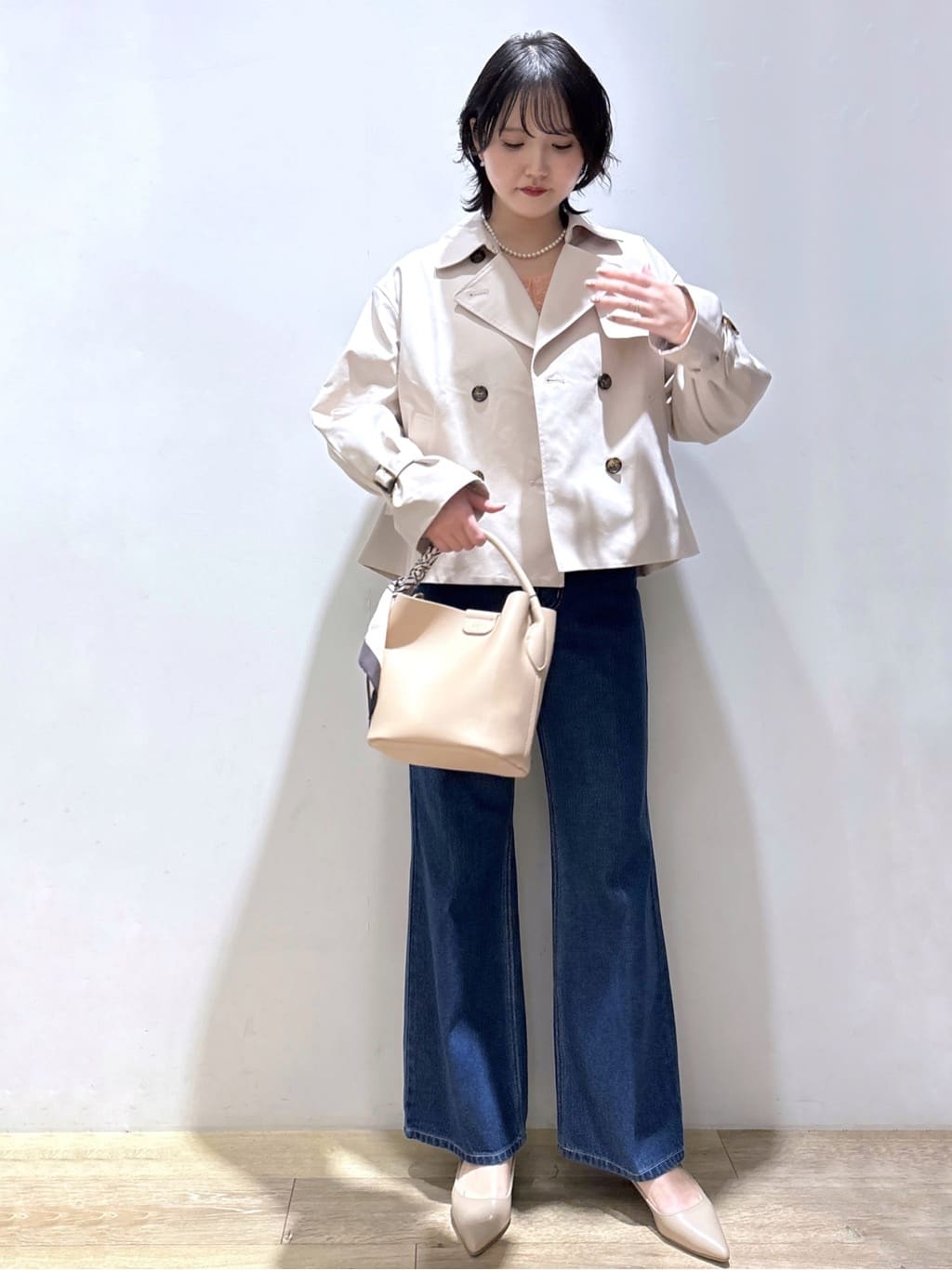 mizukiさんの「index｜レースフリルVネックリブニット【洗濯機OK／抗ピル】」を使ったコーディネート