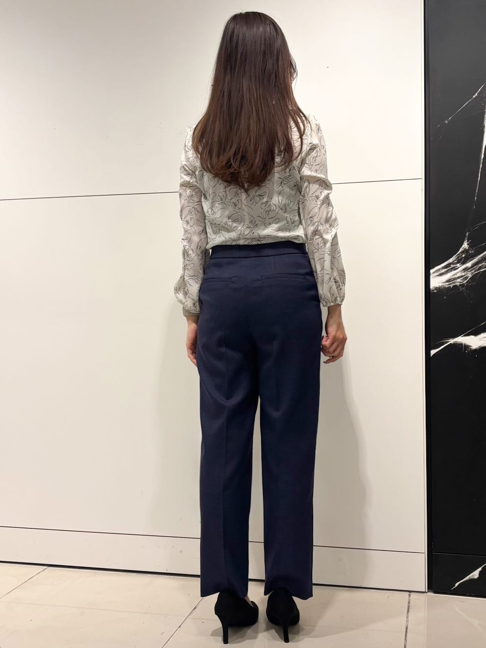 シオンさんの「COUP DE CHANCE｜◆【手洗い可／日本製】花柄ブラウス」を使ったコーディネート