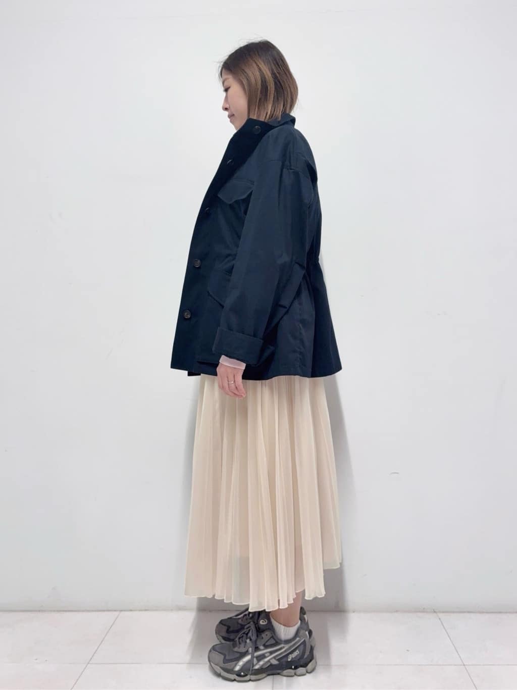 Nishijimaさんの「DRESSTERIOR｜ウォッシャブルブライトシアープリーツスカート」を使ったコーディネート