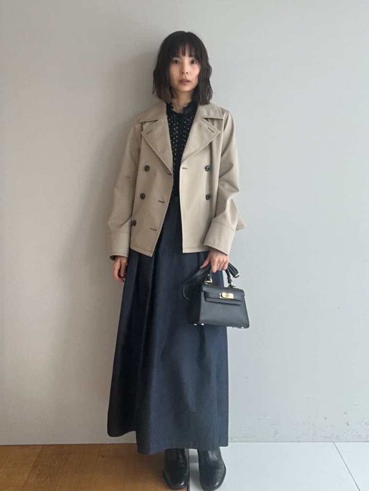 misaさんの「DRESSTERIOR｜【ウォッシャブル/撥水素材】Aラインショートトレンチジャケット」を使ったコーディネート