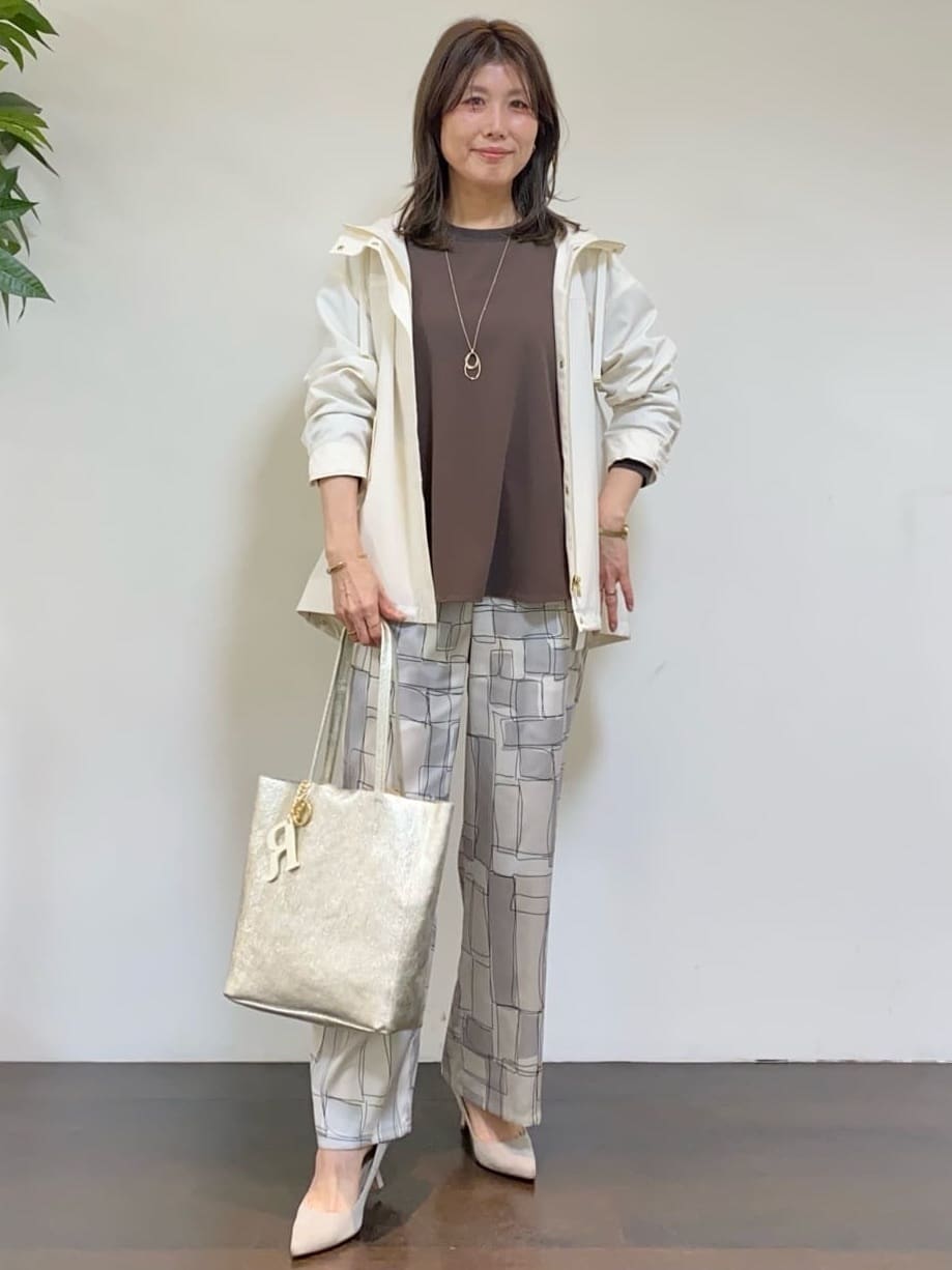 tomoさんの「UNTITLED｜【洗える/ゆったり】リッチジョーゼットブラウス」を使ったコーディネート