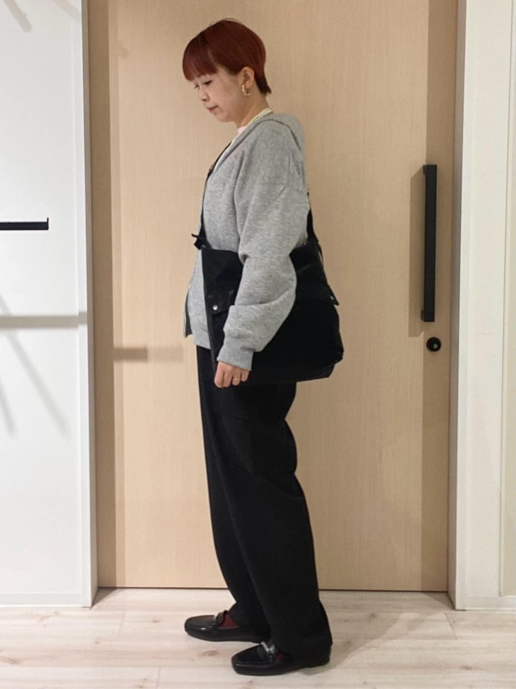 ひらしーさんの「SHOO･LA･RUE｜【洗濯機可/S-LL】コーデの主役になる ロゴアソート 裏毛スウェット」を使ったコーディネート