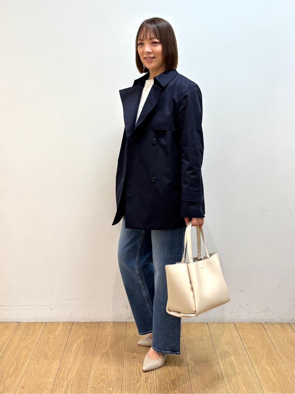 mikkoさんの「INDIVI｜【花粉付着防止／撥水／UVケア】名品トレンチコート」を使ったコーディネート