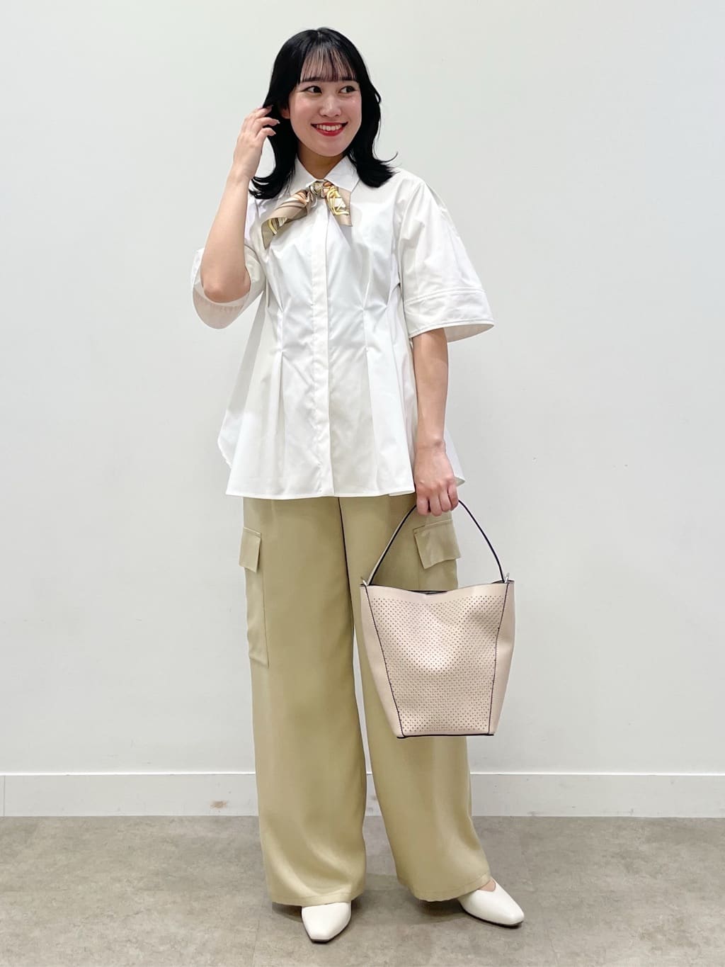yukariさんの「Reflect｜ボリュームスリーブシャツブラウス」を使ったコーディネート