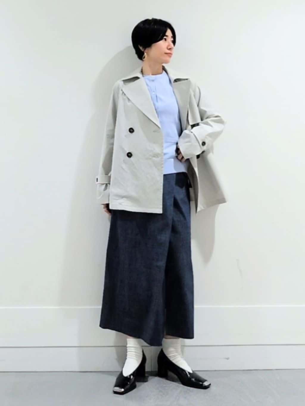 ミズタさんの「UNTITLED｜【定番人気/はっ水/洗える】タスランショートトレンチコート」を使ったコーディネート