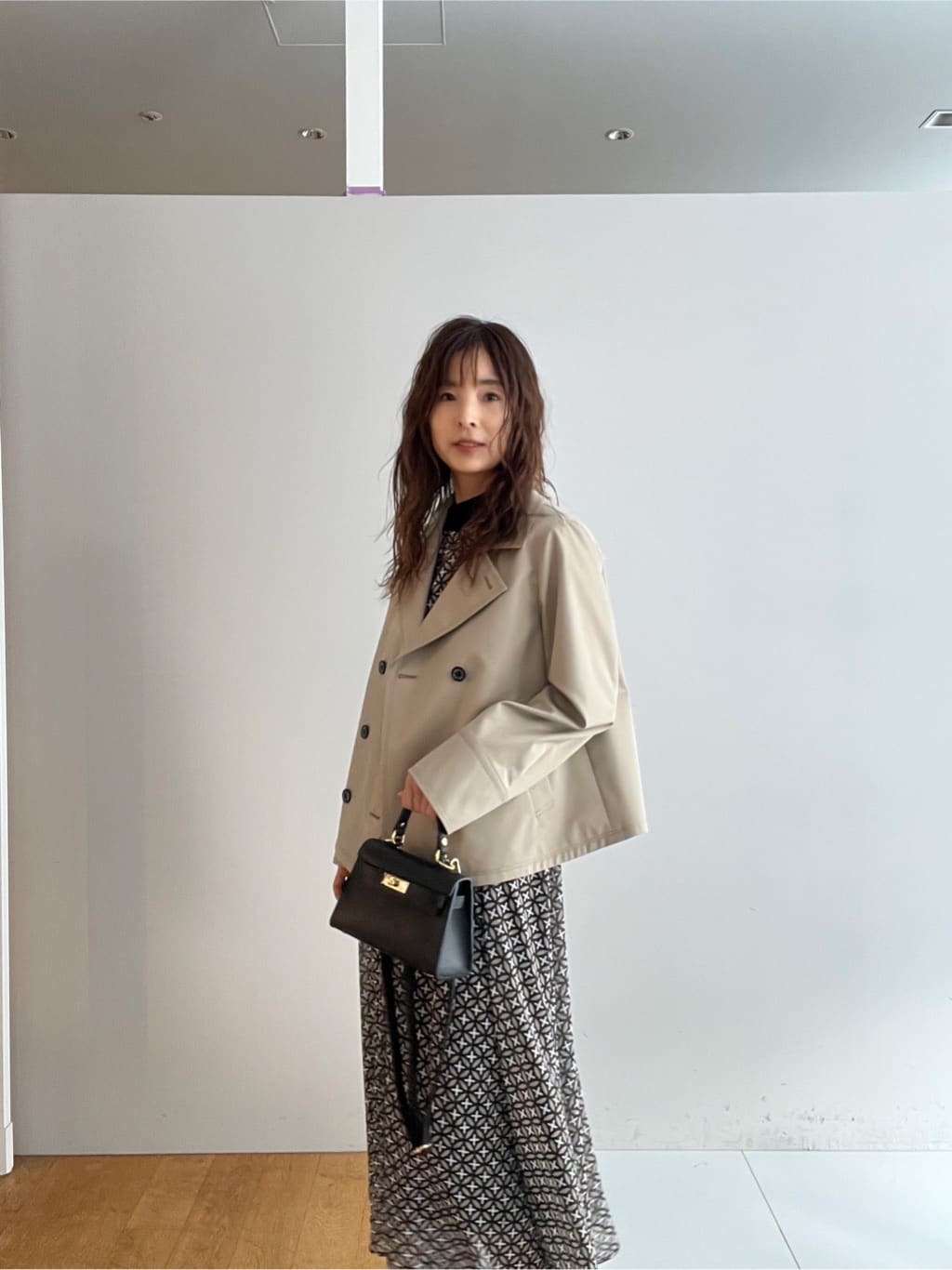 misaさんの「DRESSTERIOR｜【ウォッシャブル/撥水素材】Aラインショートトレンチジャケット」を使ったコーディネート