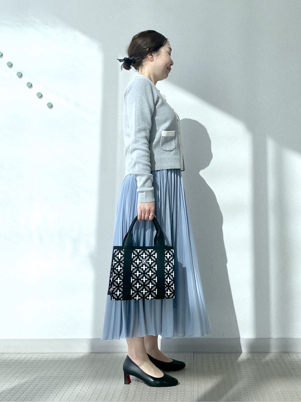 Soeさんの「DRESSTERIOR｜◆ウォッシャブル コットンカシミヤ コンビカーデ」を使ったコーディネート