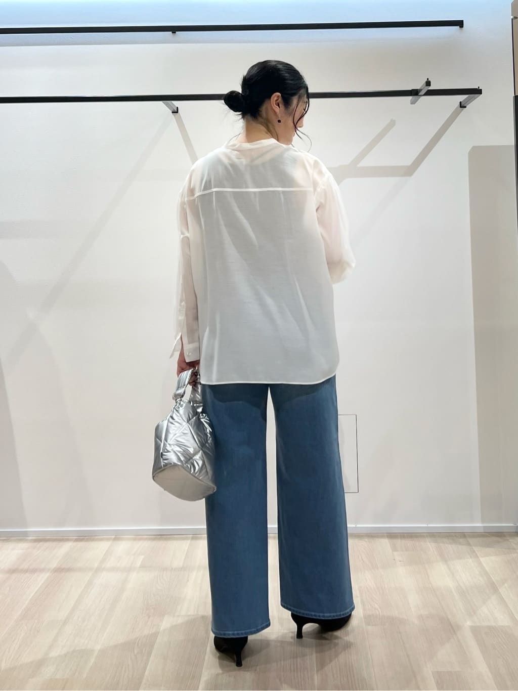 TOMOMIさんの「UNTITLED｜【2WAY／シアー】バイアスチェック柄＆無地 カシュクールシャツ」を使ったコーディネート