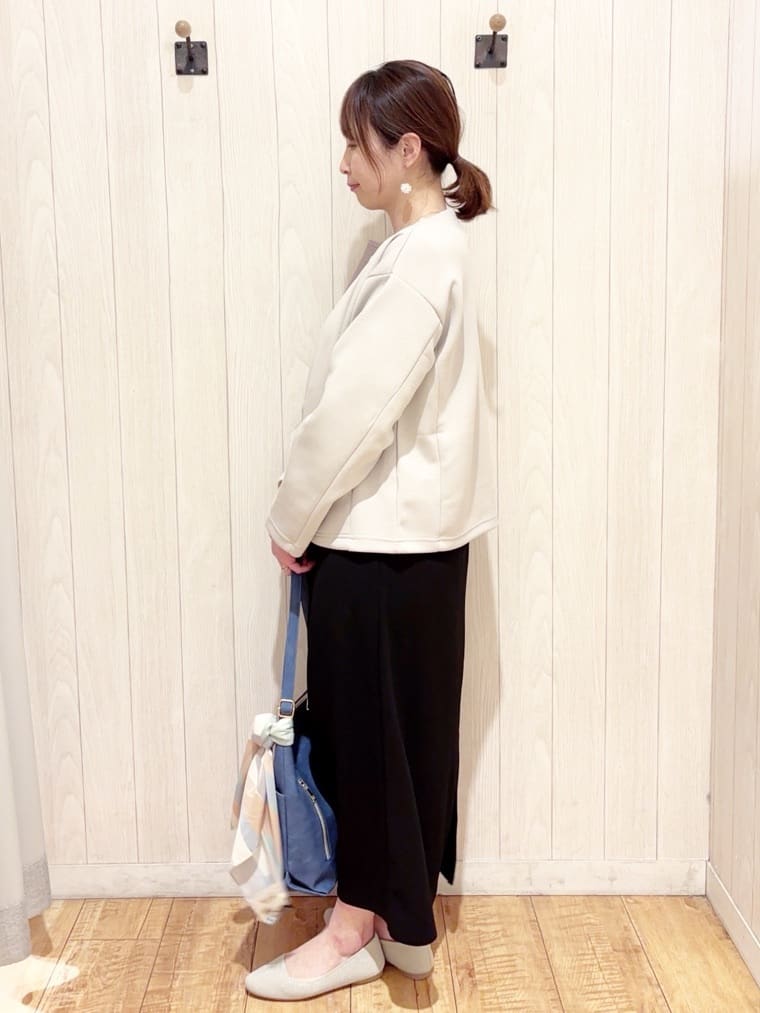 あいこさんの「SHOO･LA･RUE｜【洗濯機可/S-LL】さらりと軽やか インせず着られる すっきり見えドルマンニット」を使ったコーディネート