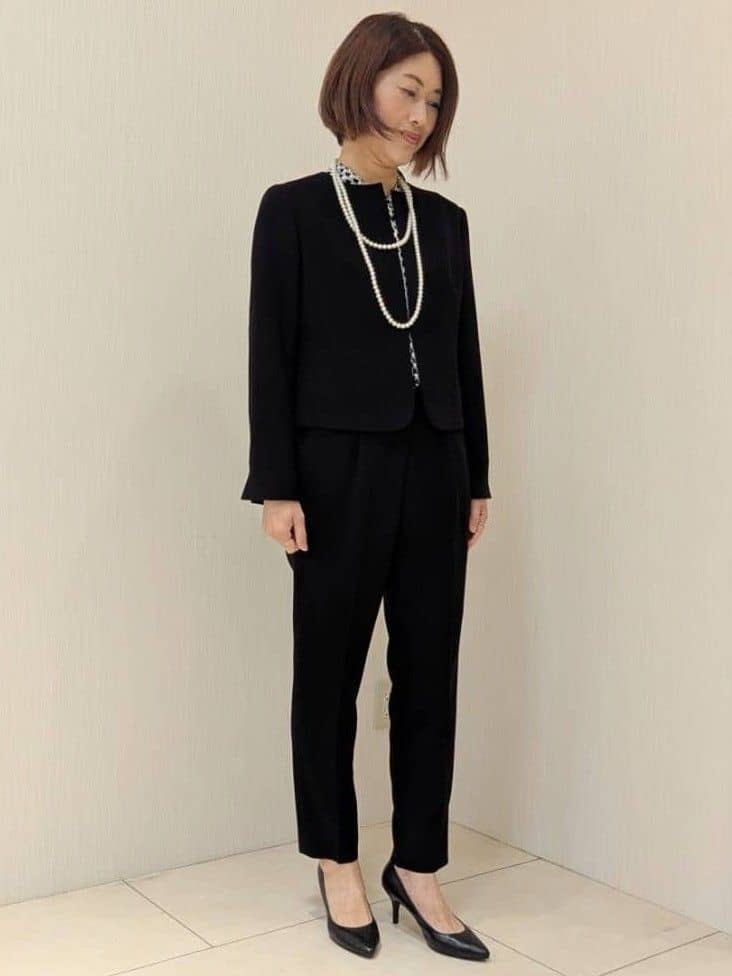 u-macoさんの「UNTITLED｜◆【通勤/インナーブラウス】幾何柄ボウタイブラウス」を使ったコーディネート