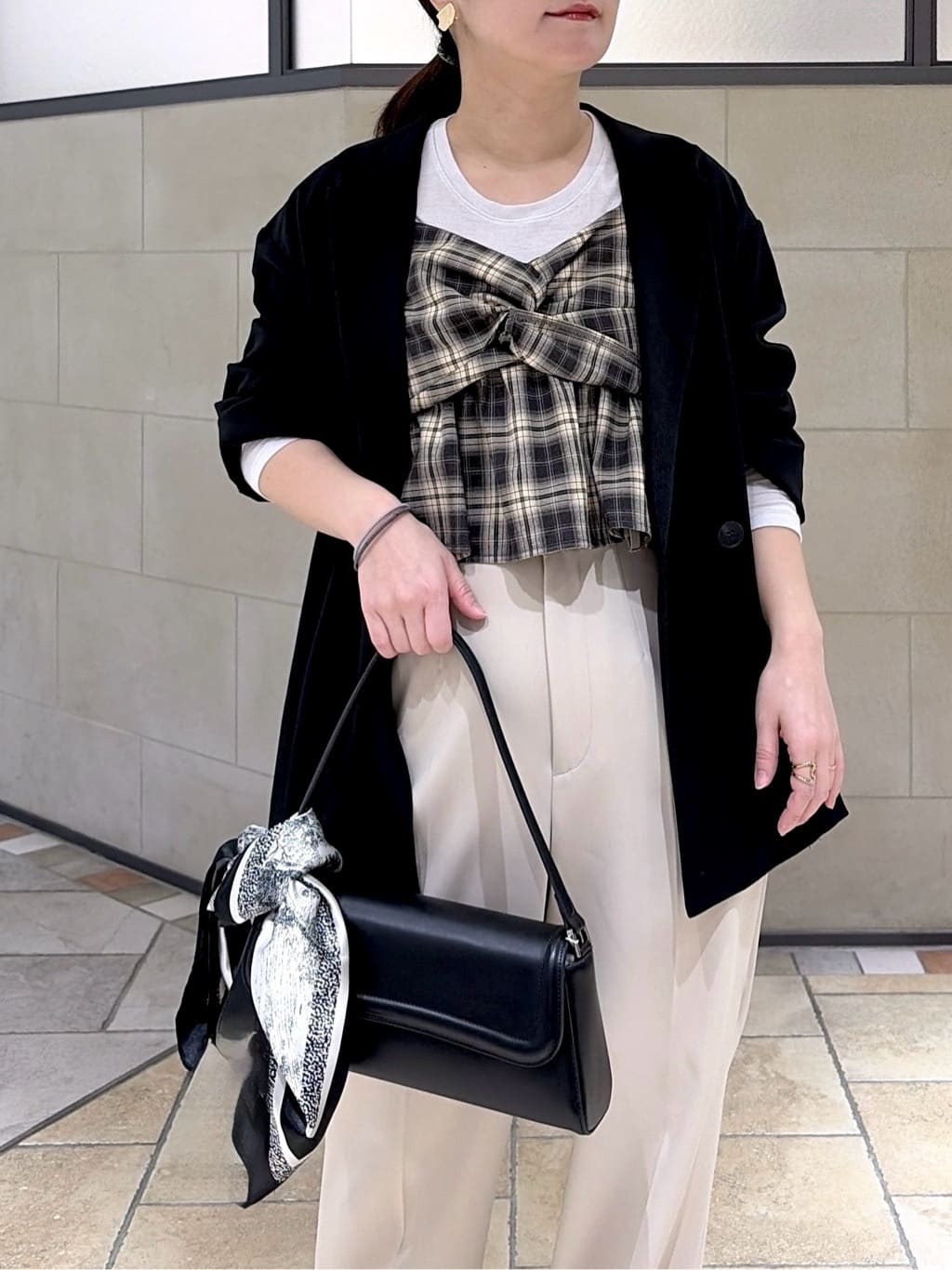 よねさんの「INDIVI｜オンブレチェックビスチェ」を使ったコーディネート