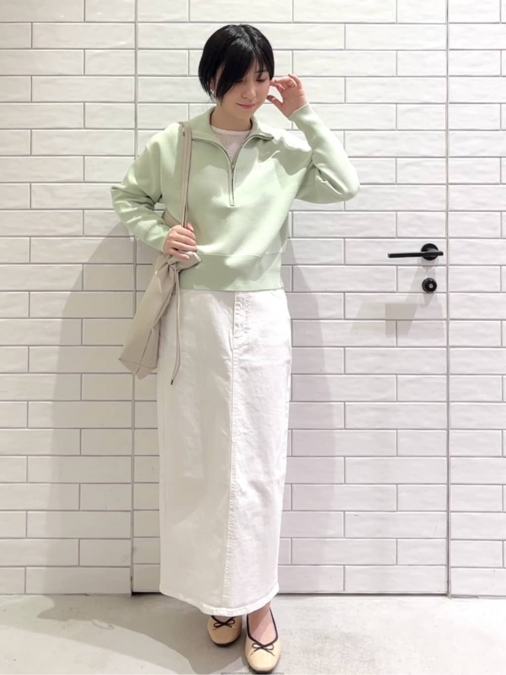 しおりさんの「OPAQUE.CLIP｜ハーフZIP刺繍ロゴニット【洗濯機OK】」を使ったコーディネート