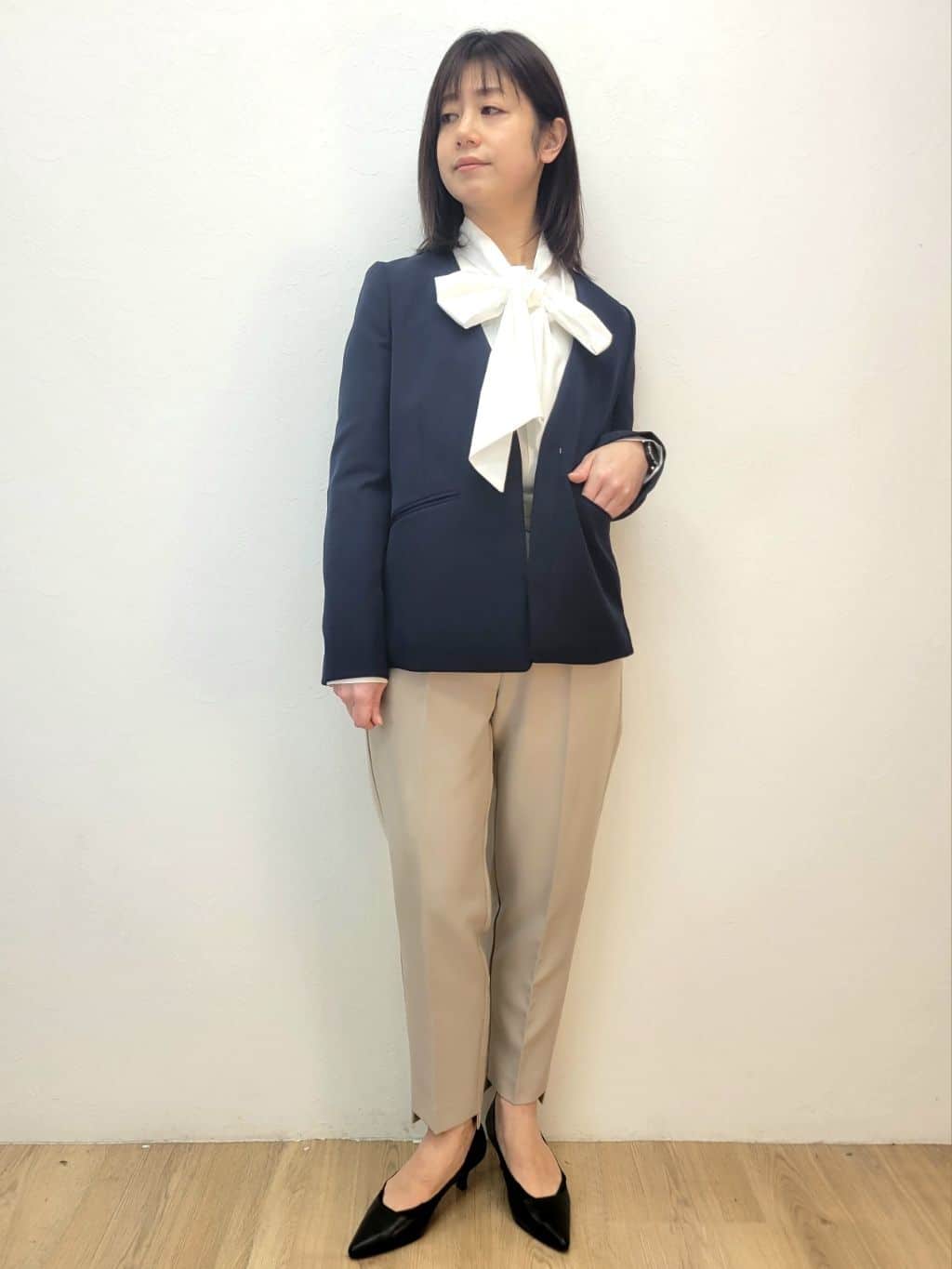 LISAさんの「OPAQUE.CLIP｜《通勤／セットアップ対応》 Vネックジャケット／ダブルクロス【洗濯機OK】」を使ったコーディネート