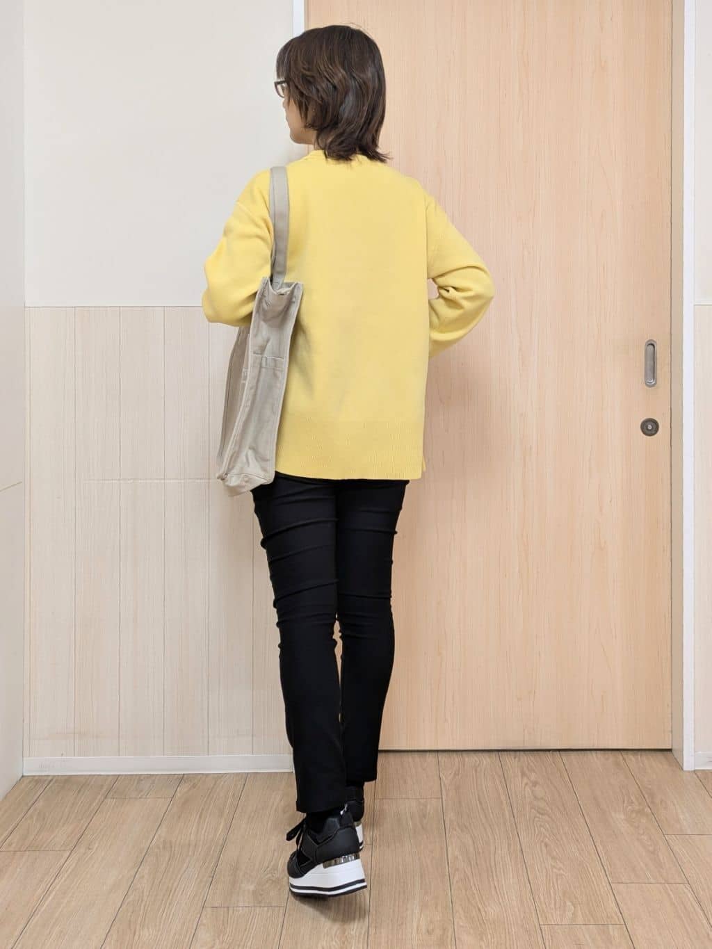 YuAさんの「SHOO･LA･RUE｜【高レビュー/洗濯機可/S-LL】さらに軽くなった スポンディッシュ裾フェイクトップス」を使ったコーディネート