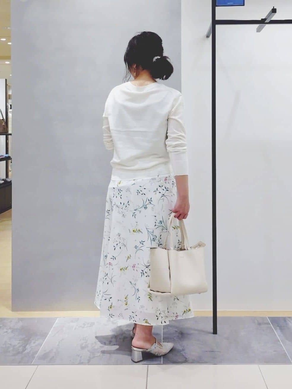 TOMOMIさんの「INDIVI｜【洗える／多機能／SETUP可】着る日傘ダブルジャケット」を使ったコーディネート