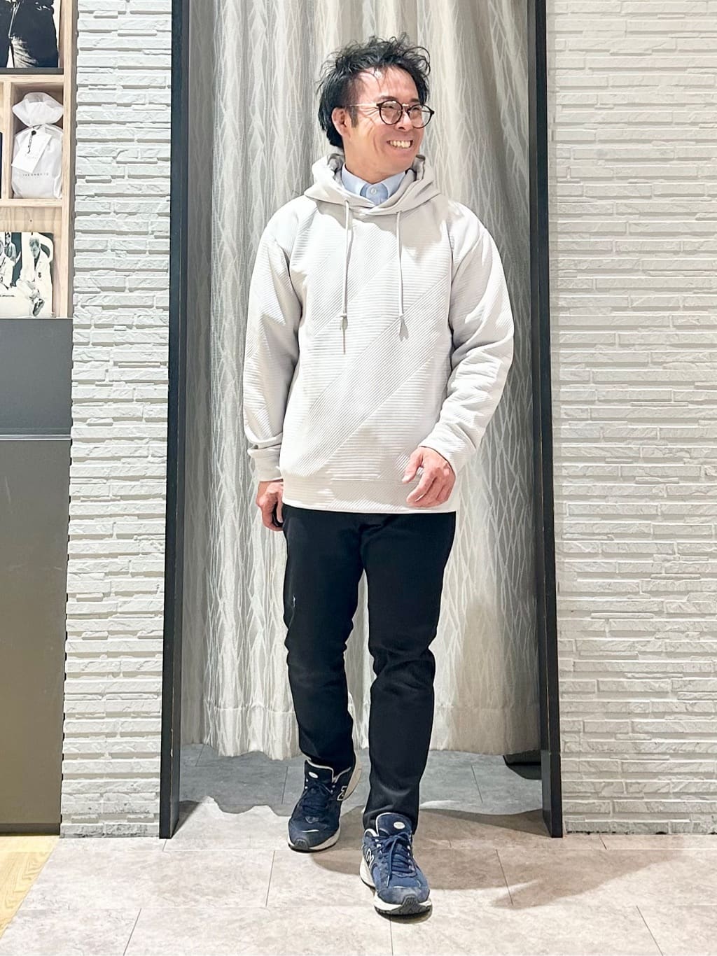 KENJI Iさんの「THE SHOP TK｜【さりげない表情が、品よく映える。】ふくれジャカードパーカ」を使ったコーディネート