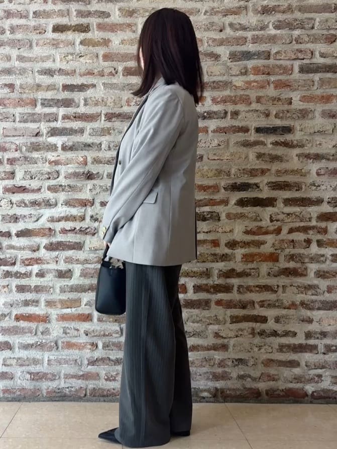 tokiさんの「THE SHOP TK｜【通勤にもデイリーにも】CAVIAN 金ボタンダブルブレストジャケット」を使ったコーディネート