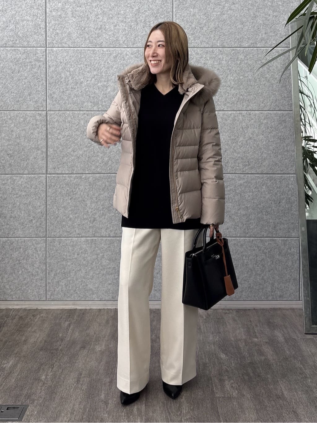 kotakiさんの「INDIVI｜【名品／撥水／抗菌防臭】ショート丈リサイクルダウンコート」を使ったコーディネート