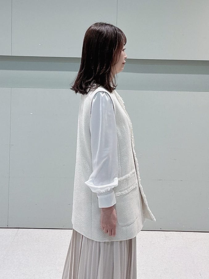 makiさんの「UNTITLED｜【オンオフ使える】スラブツイード ジレ」を使ったコーディネート