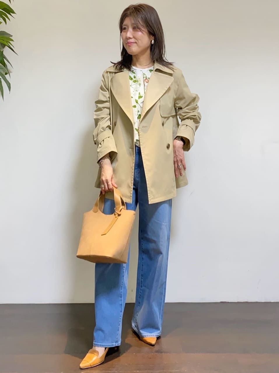 tomoさんの「UNTITLED｜【定番人気/はっ水/洗える】タスランショートトレンチコート」を使ったコーディネート