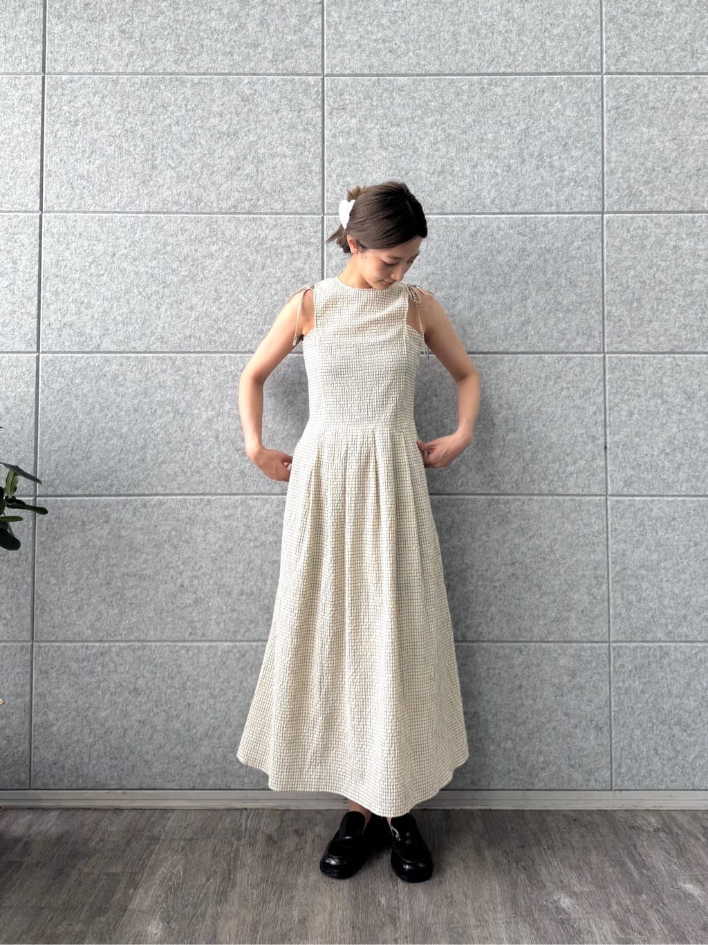 uchi__yamaさんの「CODE A｜shoulder ribbon dress」を使ったコーディネート