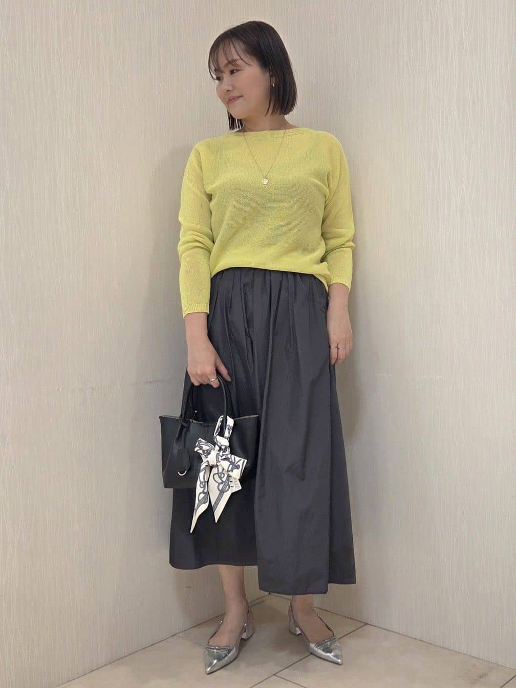 naokoさんの「UNTITLED｜【古畑星夏さん着用/8色展開/程よい透け感】ドライタッチボートネックニット」を使ったコーディネート
