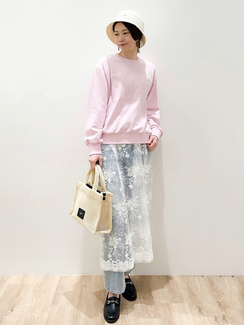 yurieさんの「OPAQUE.CLIP｜シアーレース刺繍レイヤードスカート【洗濯機OK】」を使ったコーディネート