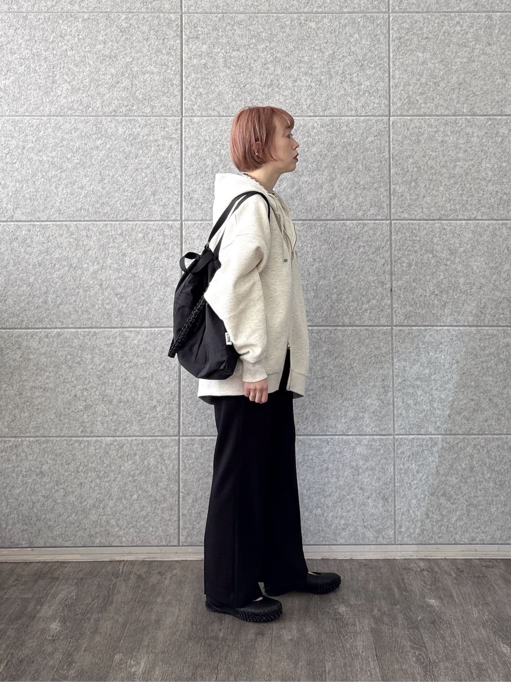 mikuさんの「INDIVI｜Timeless｜ストレートフレアパンツ」を使ったコーディネート