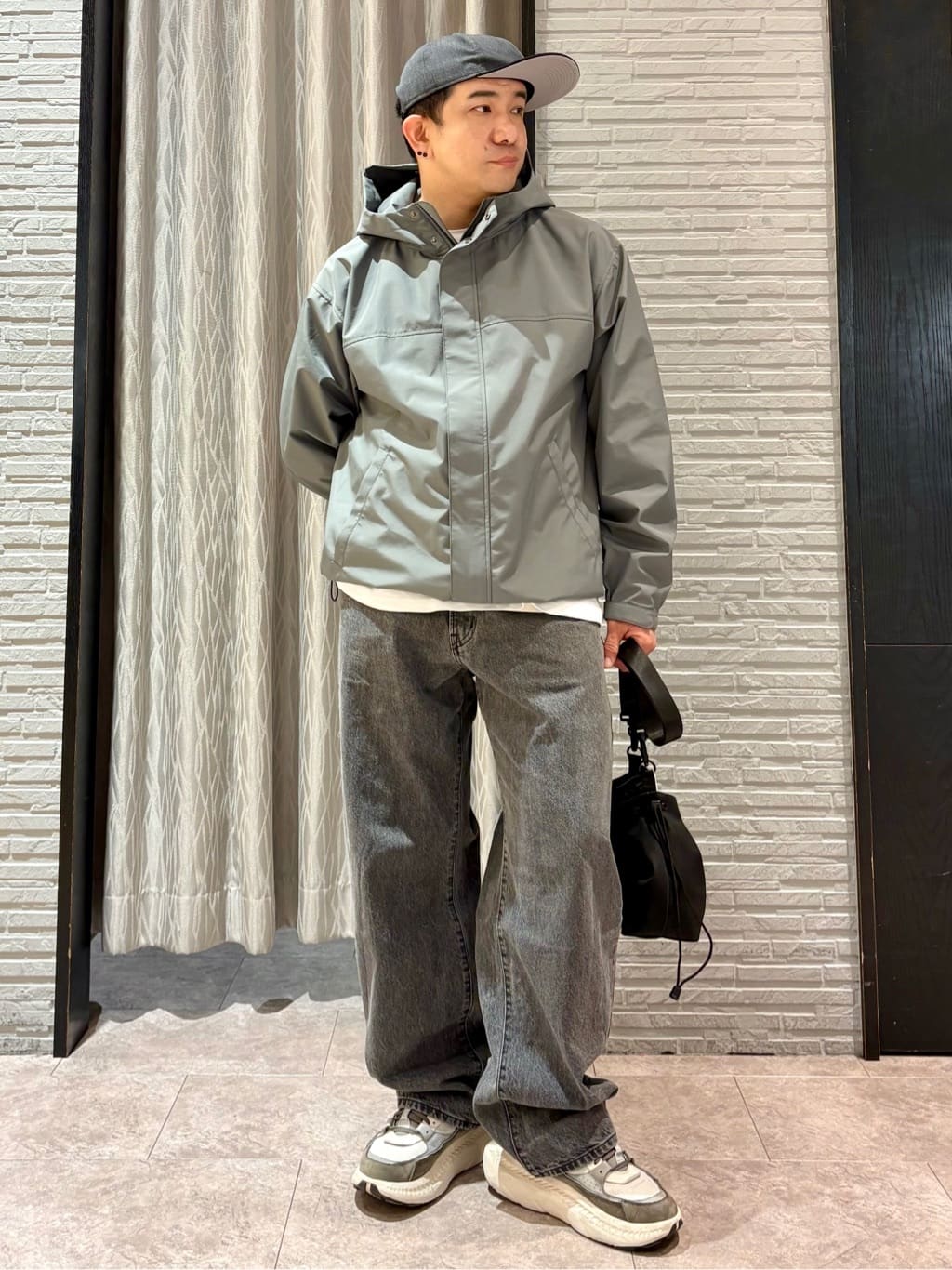 Pーyamaさんの「THE SHOP TK｜【季節の変わり目に最適】ナイロンマウンテンパーカ  防風/洗濯機OK」を使ったコーディネート