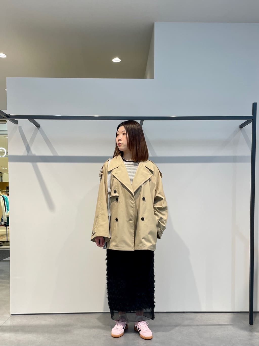 amiさんの「INDIVI｜スパングルロゴショルダー」を使ったコーディネート