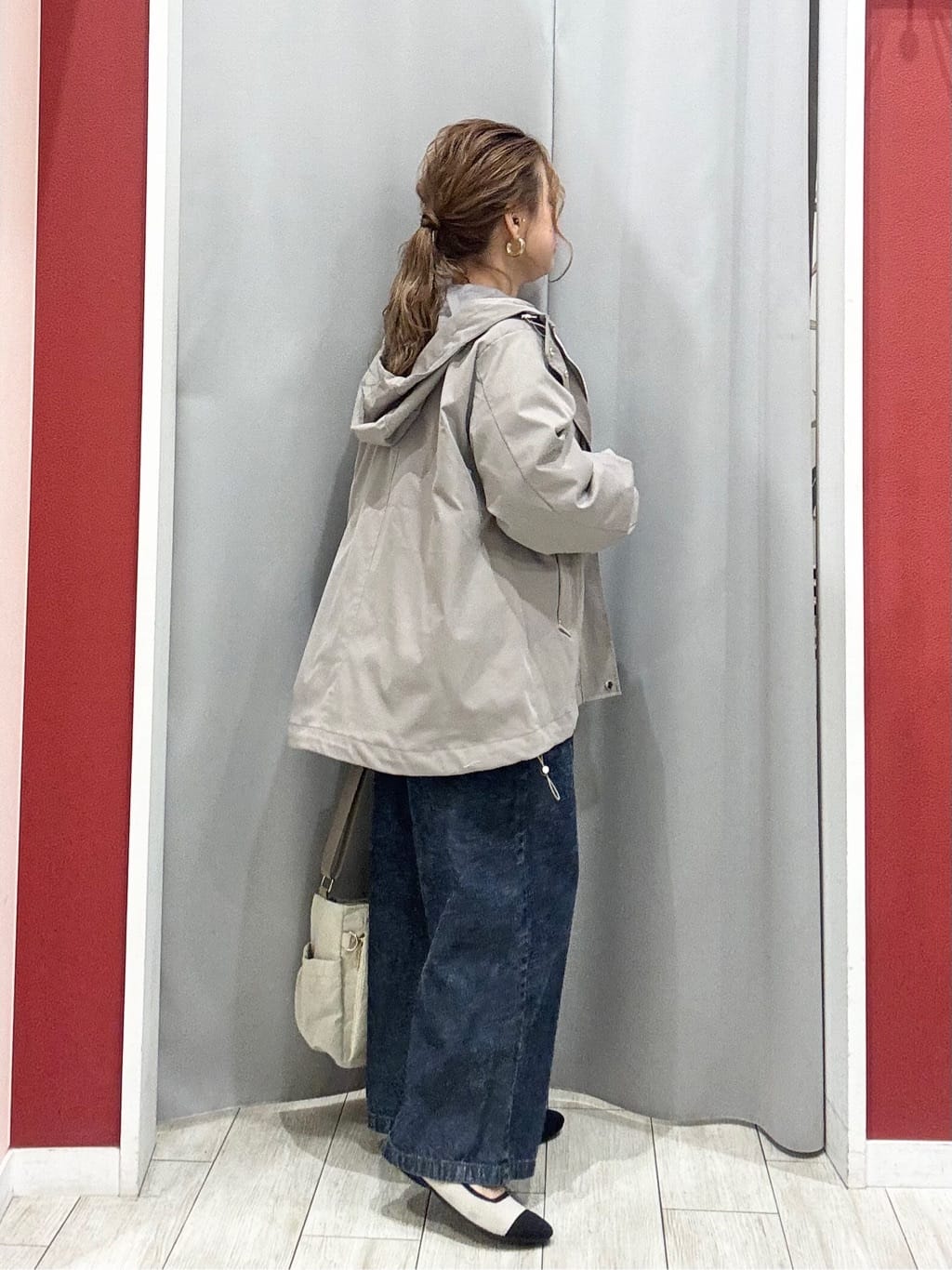 shioさんの「SHOO･LA･RUE｜ちょうどいい華やかさ　ふんわりレースブルゾン」を使ったコーディネート