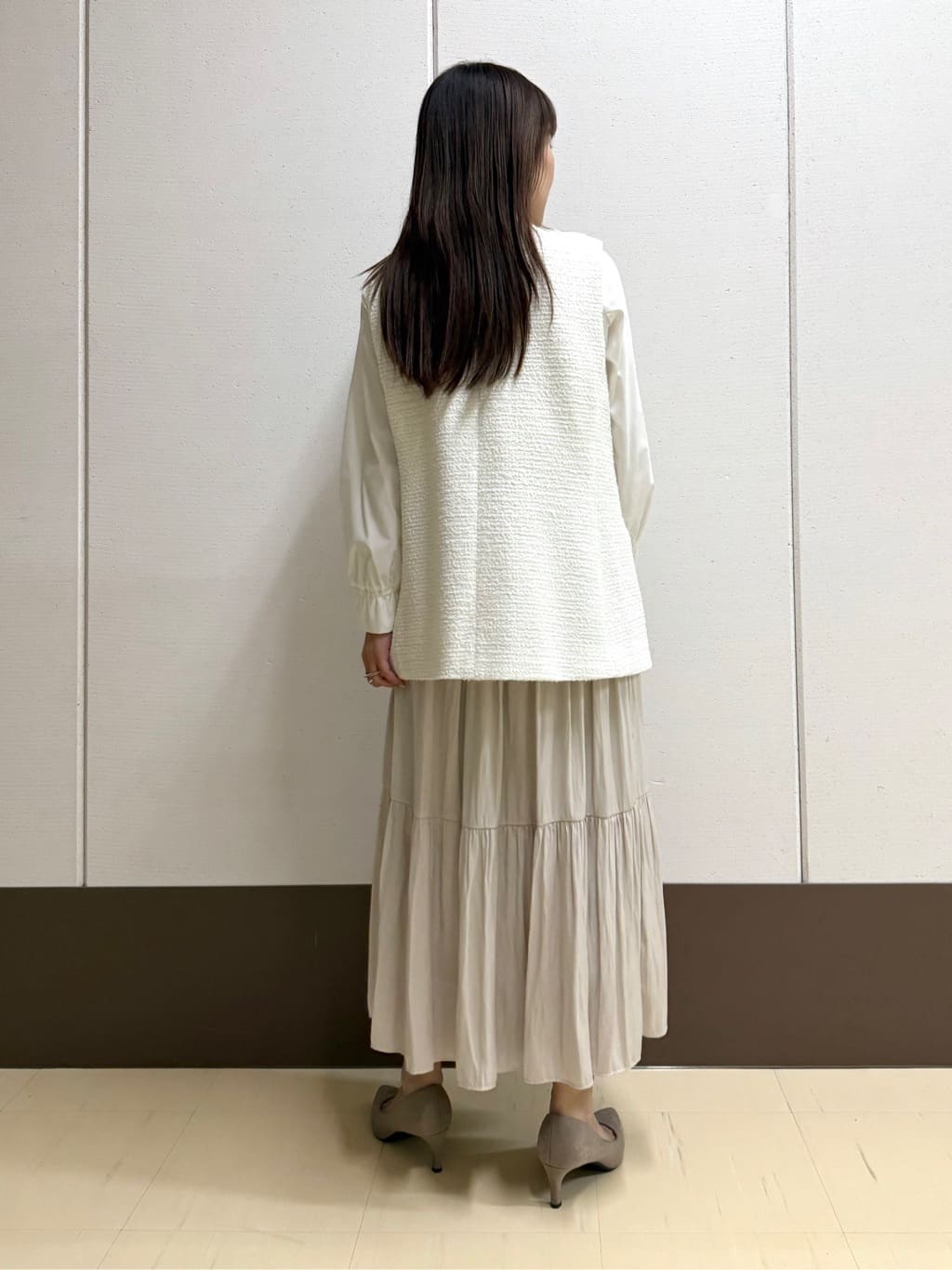 mamiさんの「INDIVI｜【2点セット／洗える】ツイードジレ＆ボウタイブラウス」を使ったコーディネート