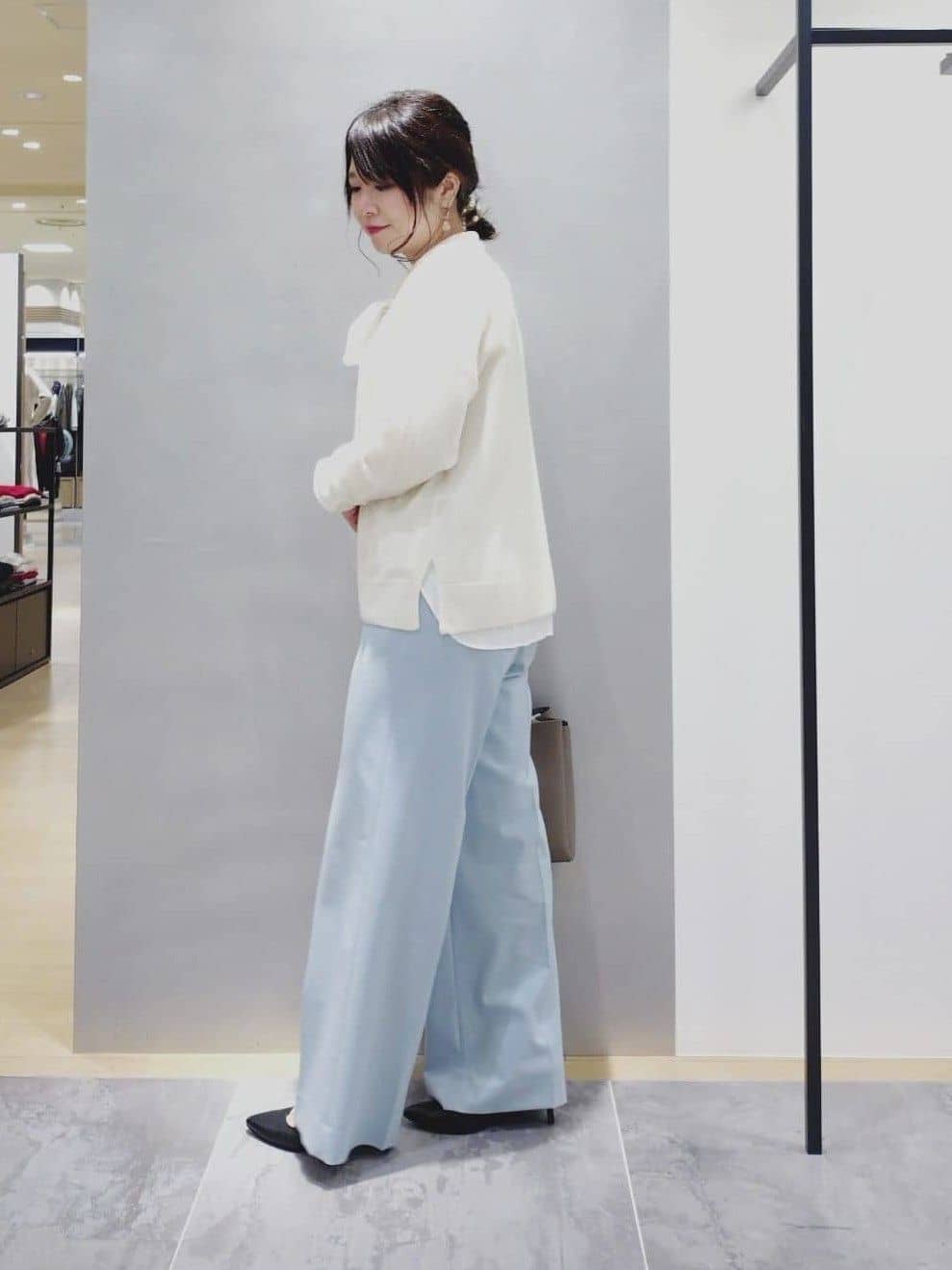 TOMOMIさんの「INDIVI｜【2点セット／洗える】ツイードジレ＆ボウタイブラウス」を使ったコーディネート