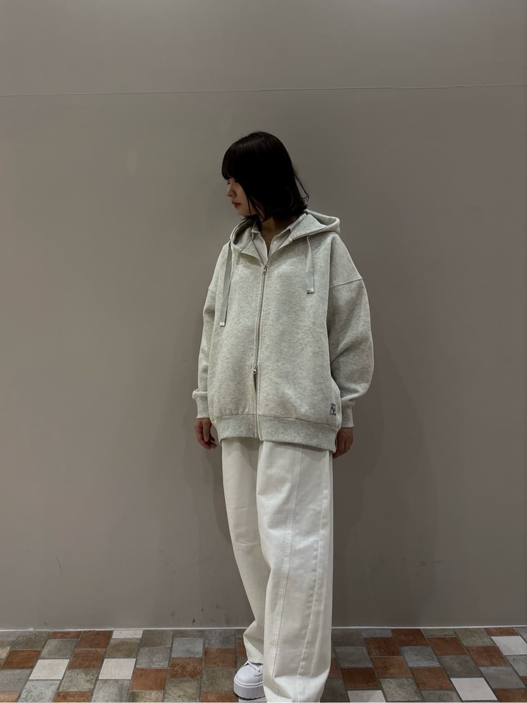 みゆさんの「INDIVI｜エアーダンボールパーカー」を使ったコーディネート